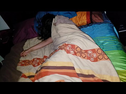 ❤️ ناتنی در حالی که نامادری جوانش را می خوابد سرزنش می کند. ❤️❌ لعنتی در ما fa.sexvideosex.top ❌️